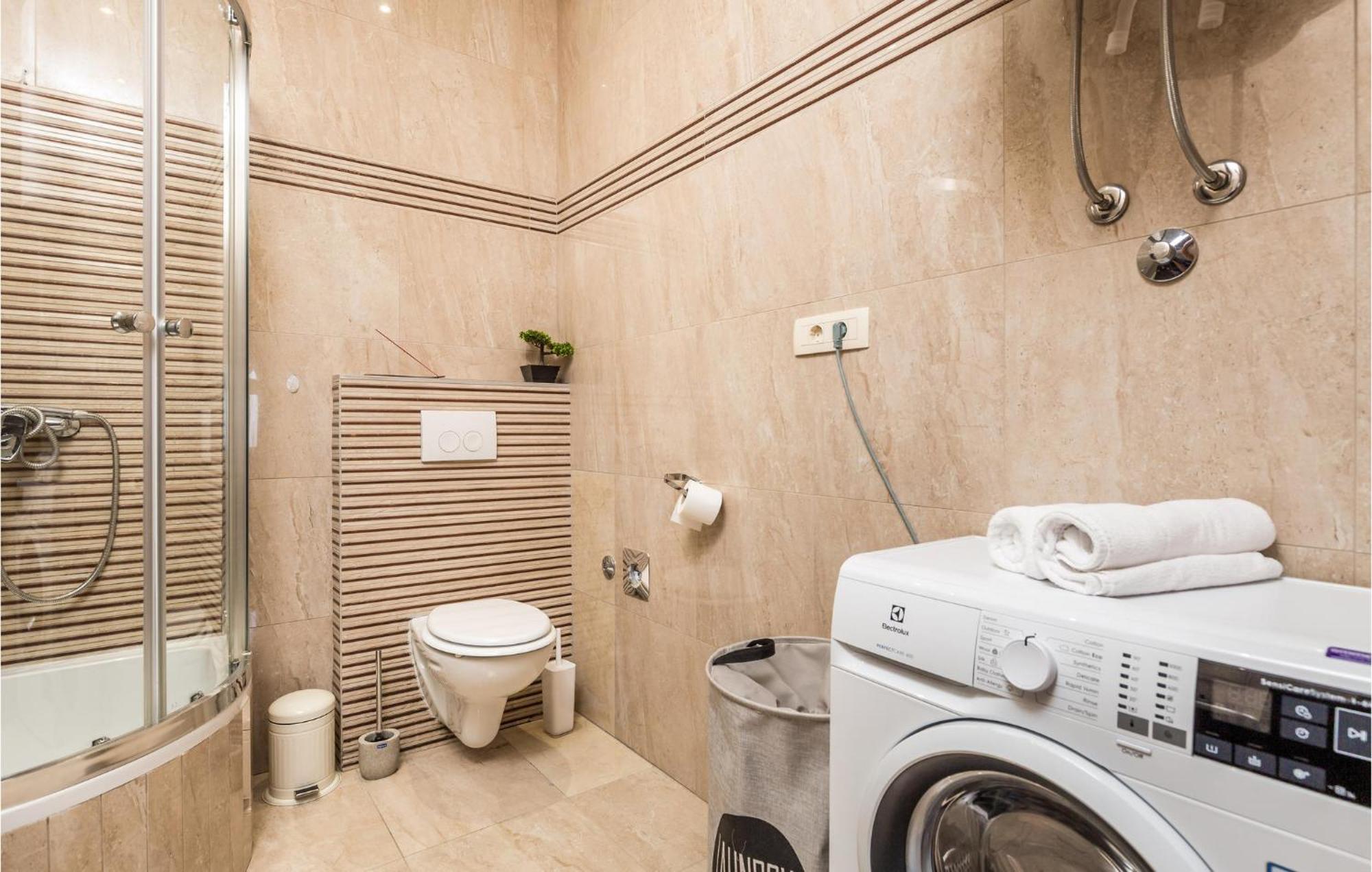 2 Bedroom Amazing Apartment In Rijeka Zewnętrze zdjęcie