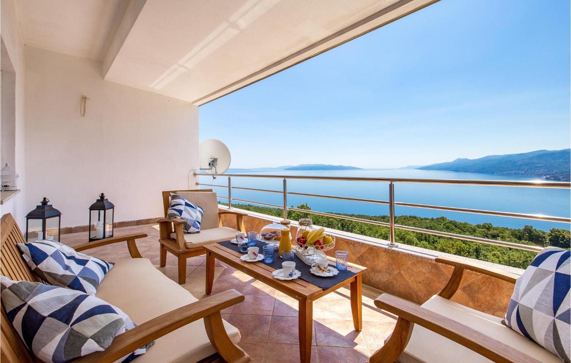 2 Bedroom Amazing Apartment In Rijeka Zewnętrze zdjęcie